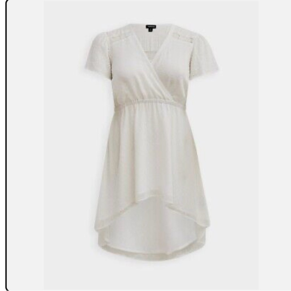NWOT Torrid Babydoll Chiffon Clip Dot Eyelet
Detail Tunic Top White Size 6